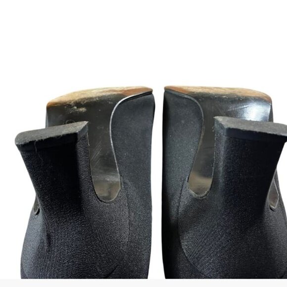 Stuart Weitzman Chisel Toe Black Fabric Pumps Classic Elegant Shoes  Size 8B EUC - Picture 10 of 11